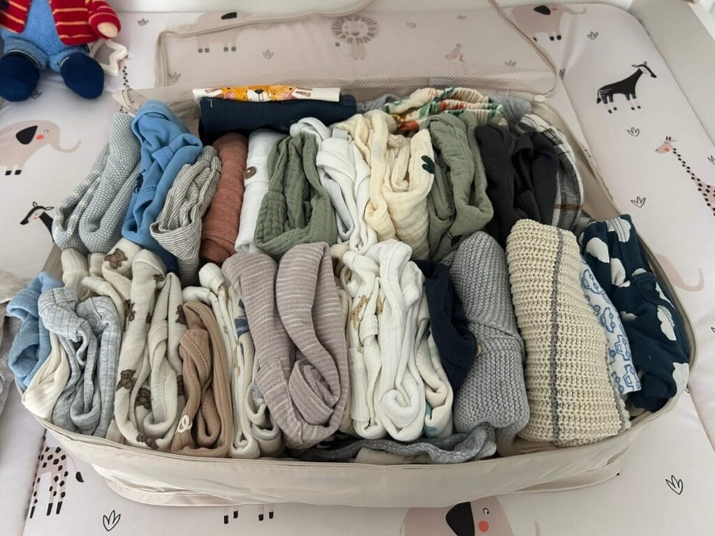 Packliste Reise mit Baby - Babyklamotten