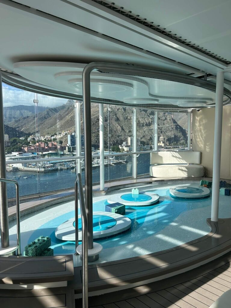 Kinderpool, Splash Zone für Kinder auf der Mein Schiff Relax