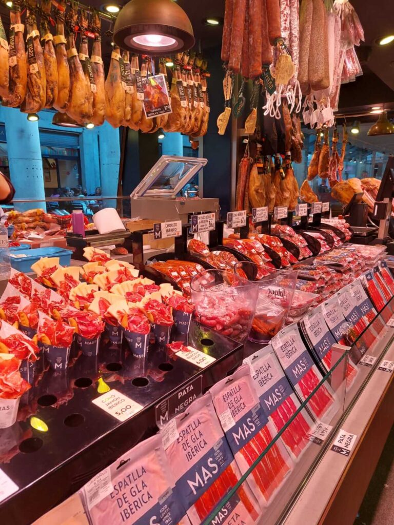 Barcelona, La Boqueria, Serano Schinken, Salami