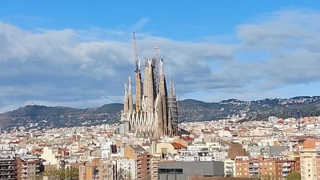 Die besten Foodspots in Barcelona - Restauranttipps für deinen Städtetrip, Ausblick auf die Sagrada Familia