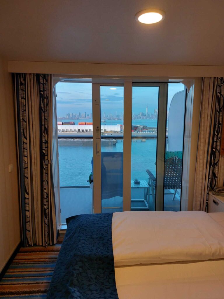 Mein Schiff Balkonkabine mit Blick auf die Skyline von New York